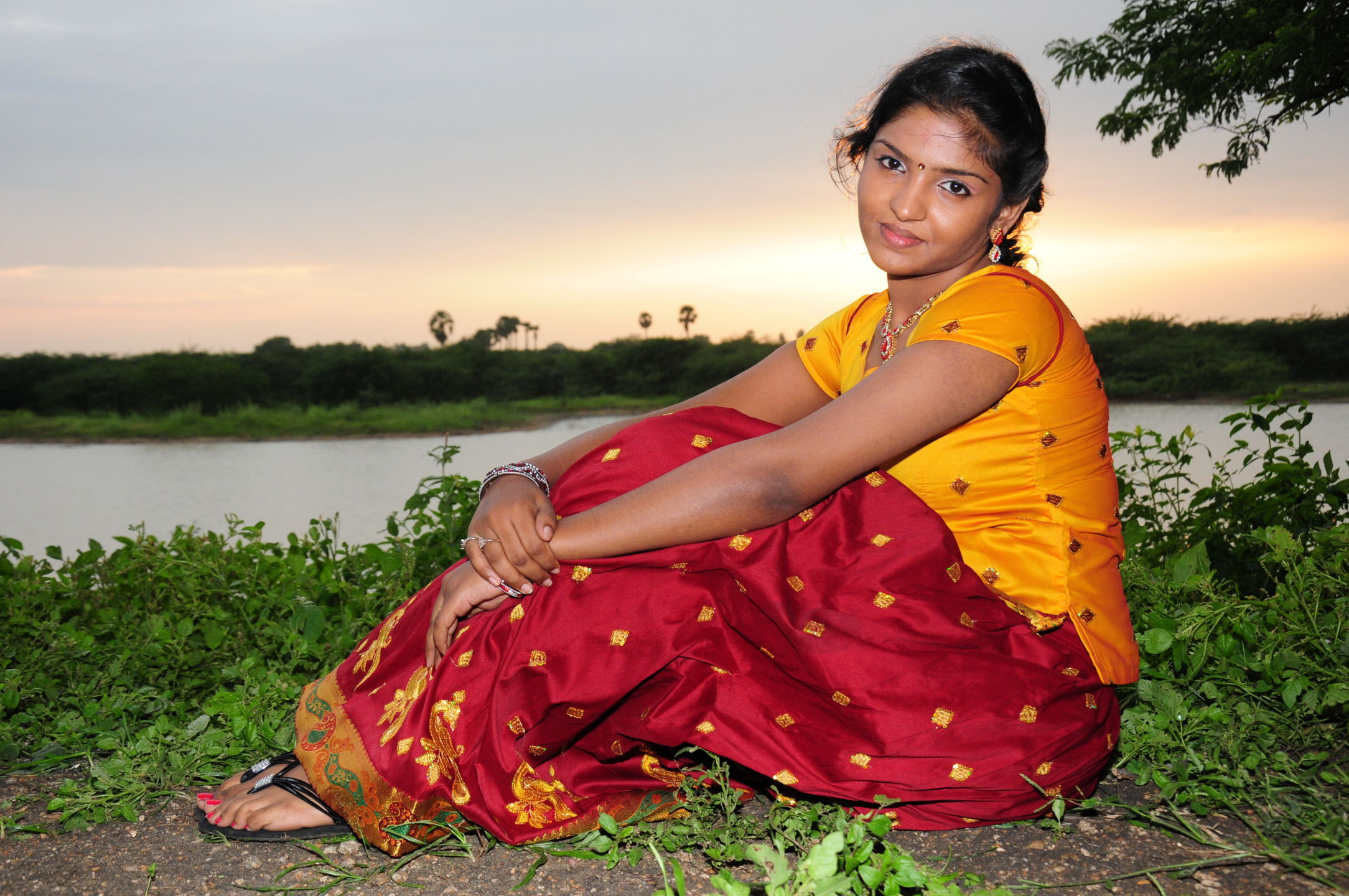 ‘யோக்கியன் வாரான் செம்பை தூக்கி உள்ள வை’ – ஆல்பம்
