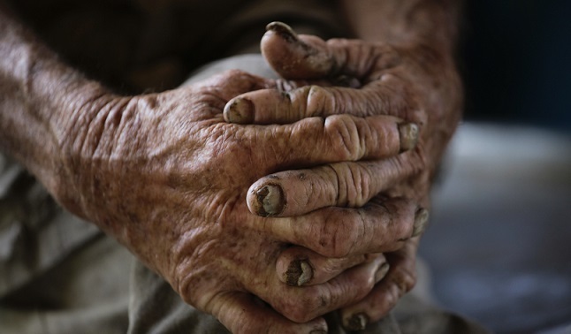 முதியோர் படும் இன்னல் குறித்து சராசரி மனிதர்கள் என்ன செய்ய முடியும்?