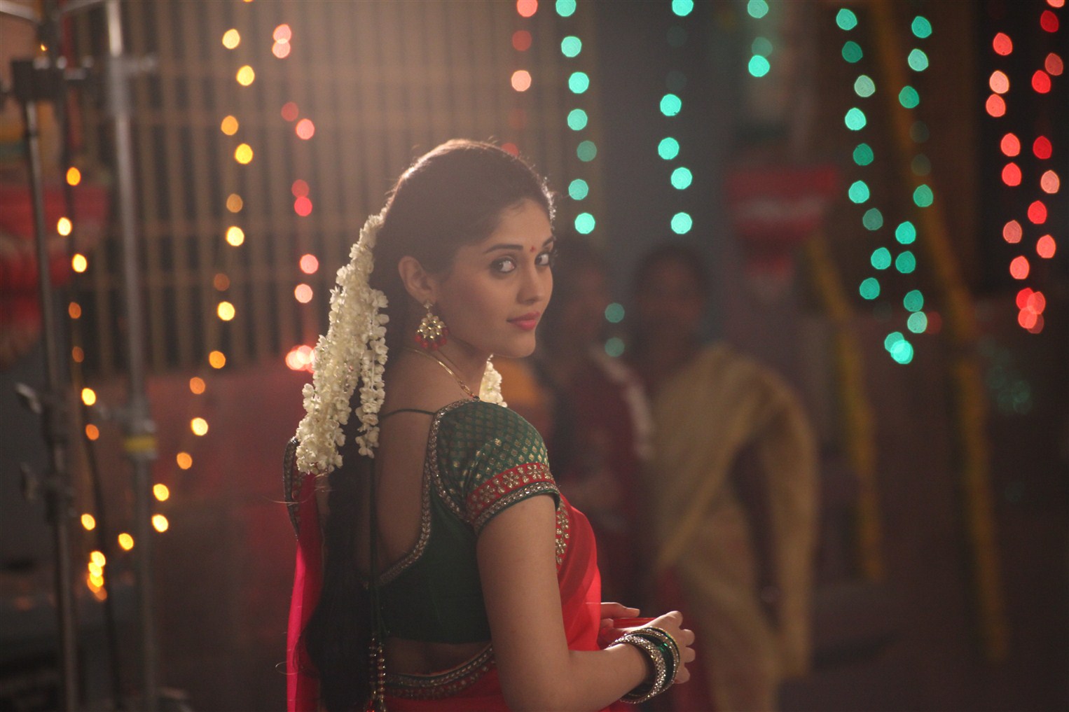 புகழ் -ஒரு கோபக்கார இளைஞனின் கதை.