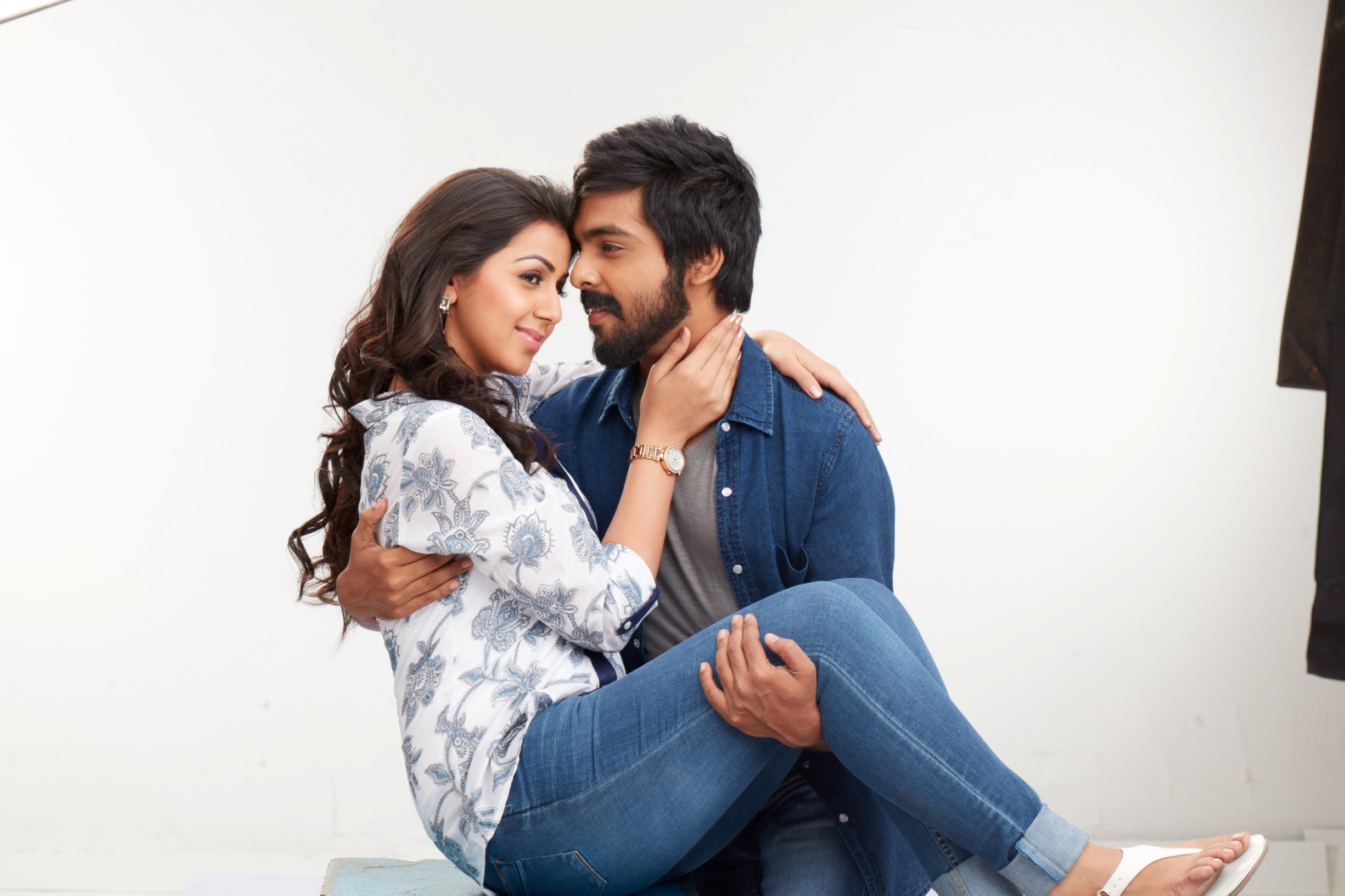 கடவுள் இருக்கான் குமாரு – மினி ஆல்பம்!