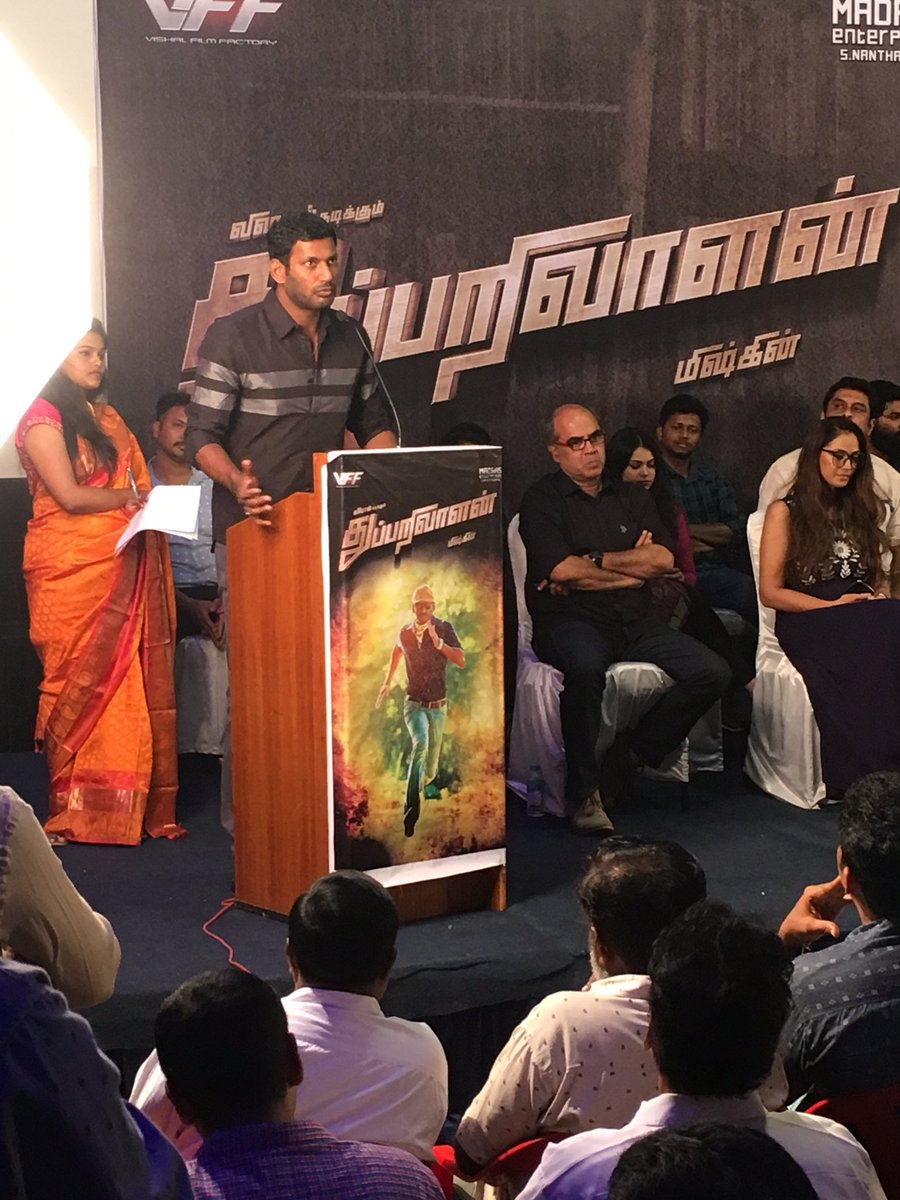 நான் காமராஜர் வழியில் நடப்பேன். ஆனால் திருமணம் செஞ்சுக்குவேன்! – விஷால்