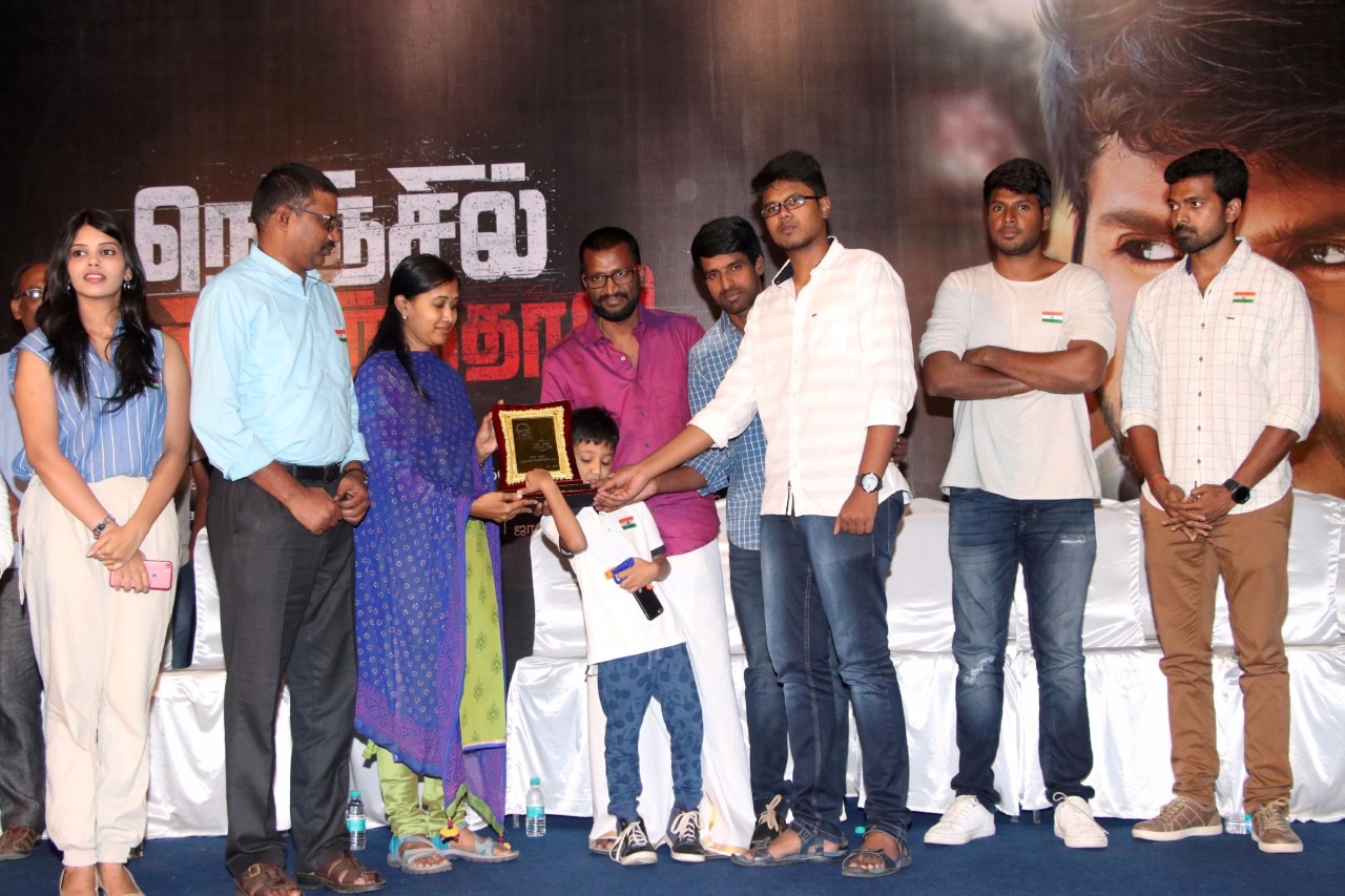 கோவை 20 ரூபாய் டாக்டர் குடும்பத்திற்கு தனி மரியாதை அளித்த சுசீந்தரன்!