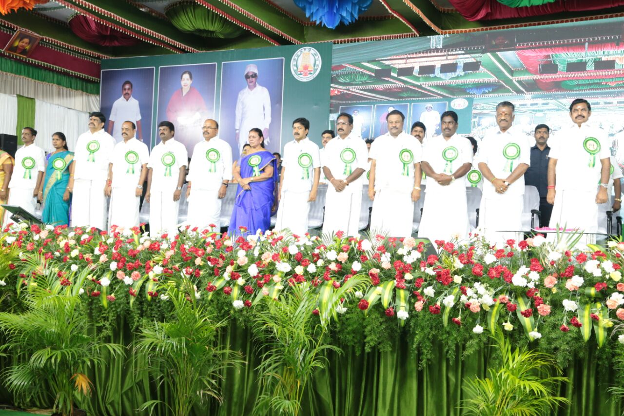 கடவுளுக்குப் பூஜை செய்ய ஊமத்தம் பூ ? – ஓ.பன்னீர் பேச்சு!