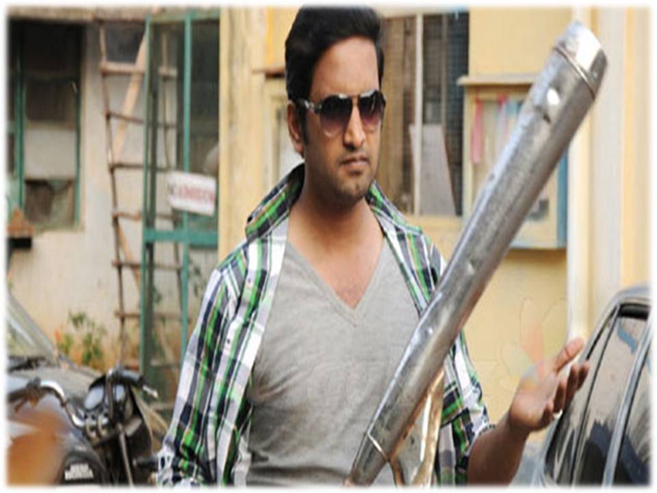 நடிகர் சந்தானம்  மீது 3 பிரிவுகளில் வழக்குப் பதிவு!