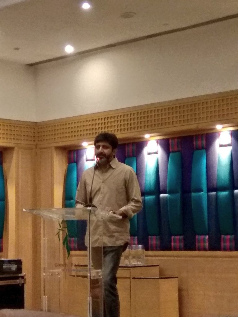 வேலைக்காரன் இயக்குநர் மோகன் ராஜா தமிழ் ராக்கர்ஸூக்கு வேண்டுகோள்!