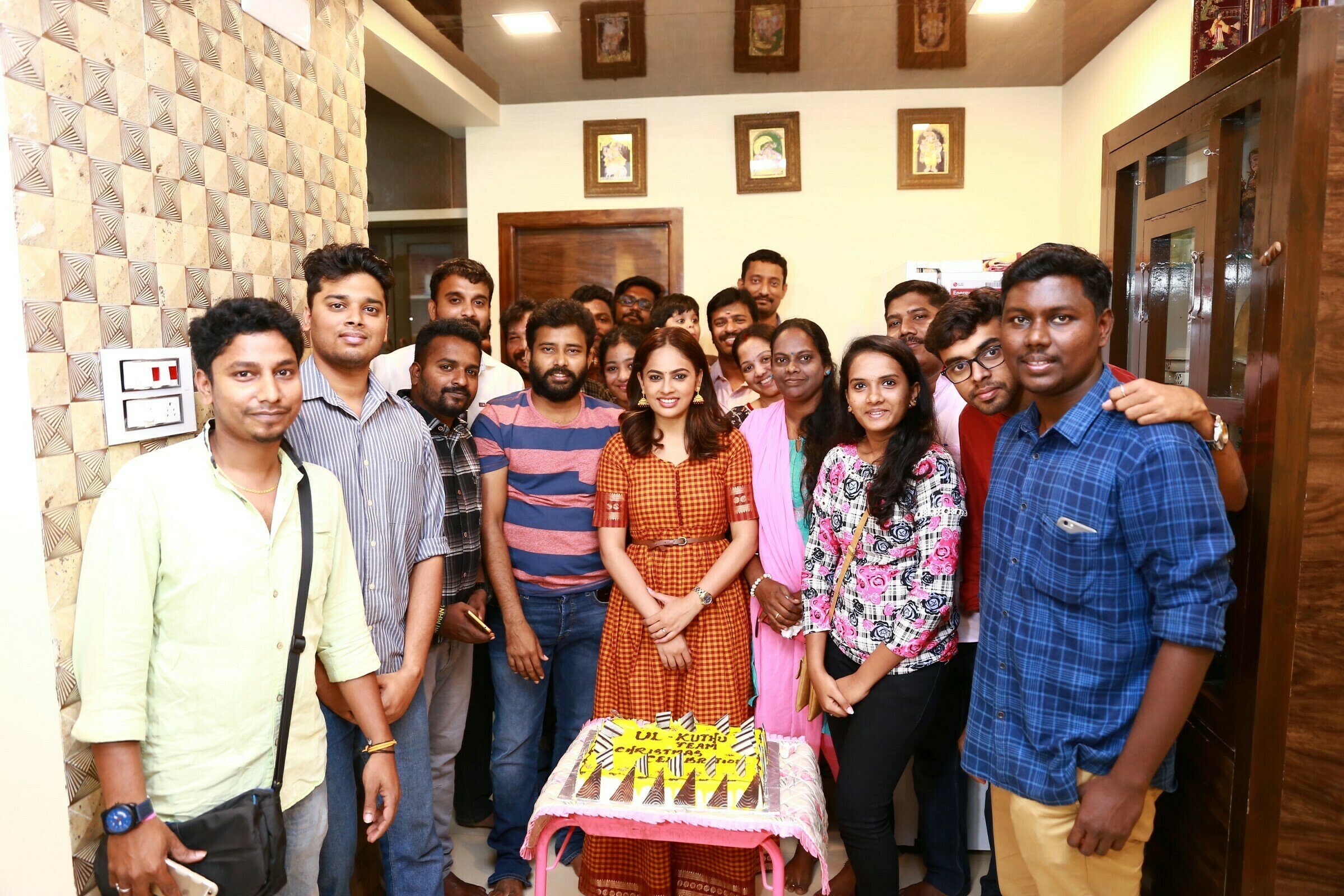உள் குத்து டீம் கொண்டாடிய கிறிஸ்துமஸ்!