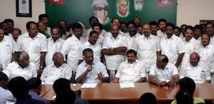 பெரிய 420  – தினகரன் குறித்து ஓபிஎஸ்