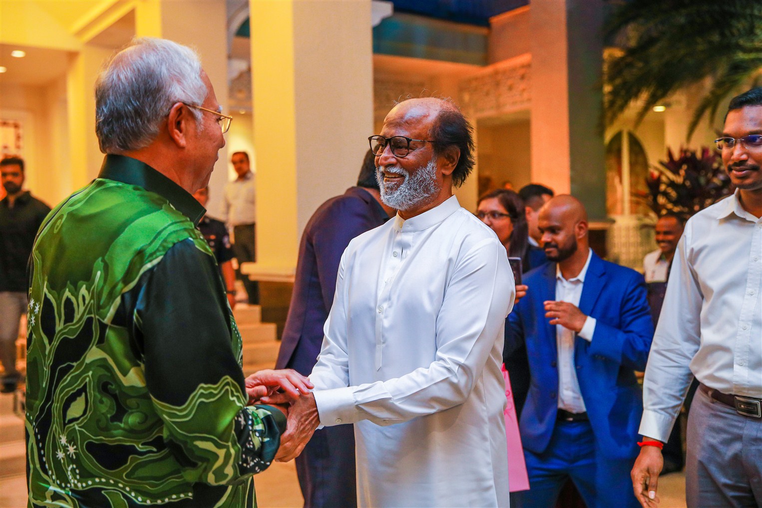 ரஜினி & மலேசிய பிரதமர் சந்திப்பு ஸ்பெஷல் போட்டோக்கள்!