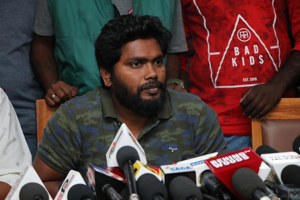 கானா-ராப்-ராக்” மூன்று வடிவங்களையும் கலந்த ‘த கேஸ்ட்லெஸ் கலெக்டிவ்’ நிகழ்ச்சி,