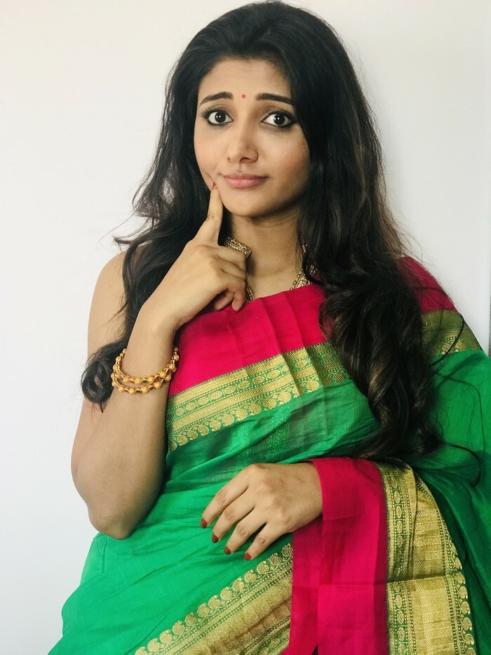 நடிகை அதிதி லேட்டஸ்ட் ஸ்டில்ஸ்!