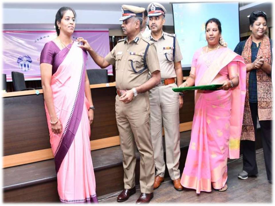 பாதிக்கப்படும் பெண்களுக்கு உதவும் ‘தோழி’ – சென்னை போலீஸில் அறிமுகம்!