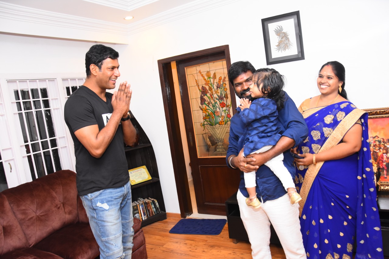 எல்லோருக்கும் உதவ நினைக்கும் விஷாலுடன் இணைந்திருப்பது பெரும்பேறு! – ஹரிகிருஷ்ணன் நெகிழ்ச்சி!