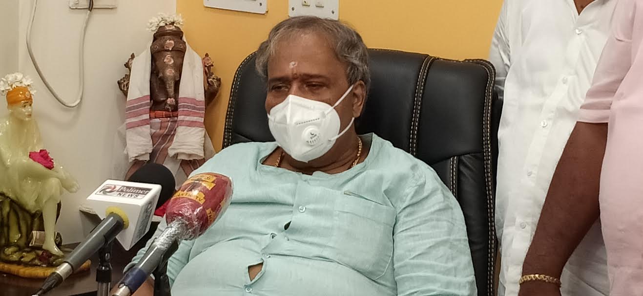 ஹலோ.. தியேட்டர் எப்ப சார் திறப்பீங்க?- ரோகினி பன்னீர்செல்வம் கேள்வி!