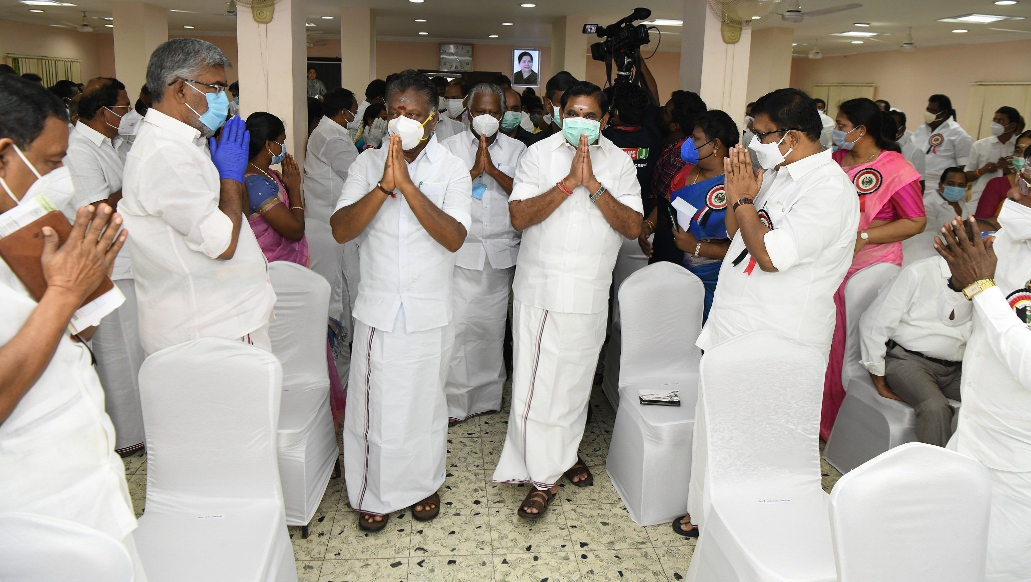 அதிமுக வின் முதலமைச்சர் வேட்பாளர் யார்? – 7 -ஆம் தேதி அறிவிப்பார்களாம்!