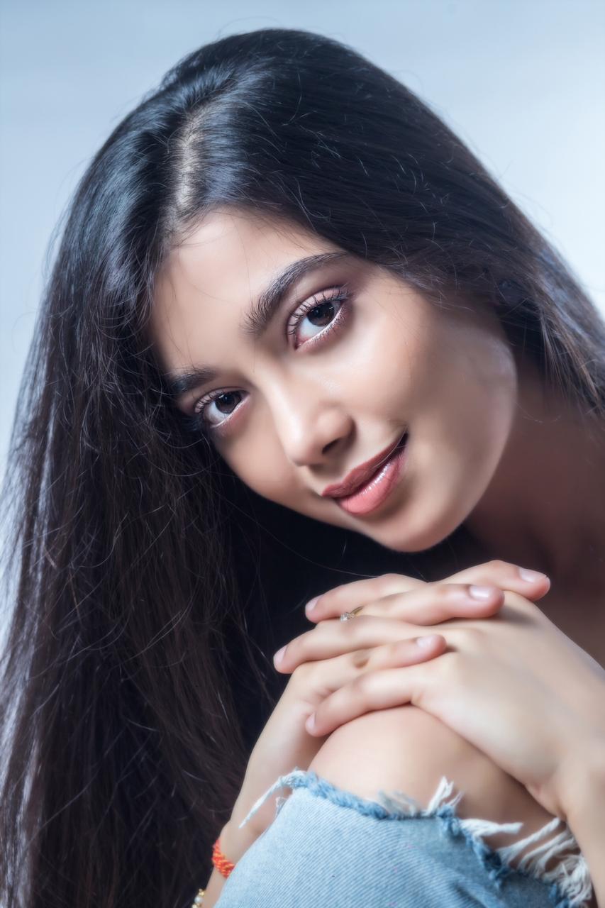 நடிகை டிகங்கனா சூர்யவன்ஷி லேட்டஸ்ட் ஸ்டில்ஸ்!…