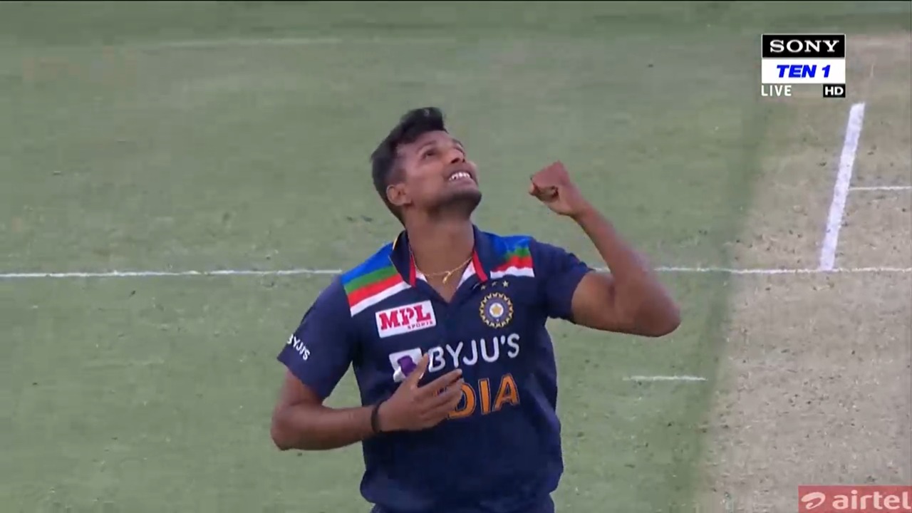 முதல் நாளிலேயே உலகக் கிரிக்கெட் ரசிகர்களைக் கவர்ந்த நடராஜன்!