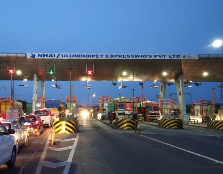 தேசிய நெடுஞ்சாலைகளை  அட்சய பாத்திரங்களாக மாற்றிப்புட்டாய்ங்க!