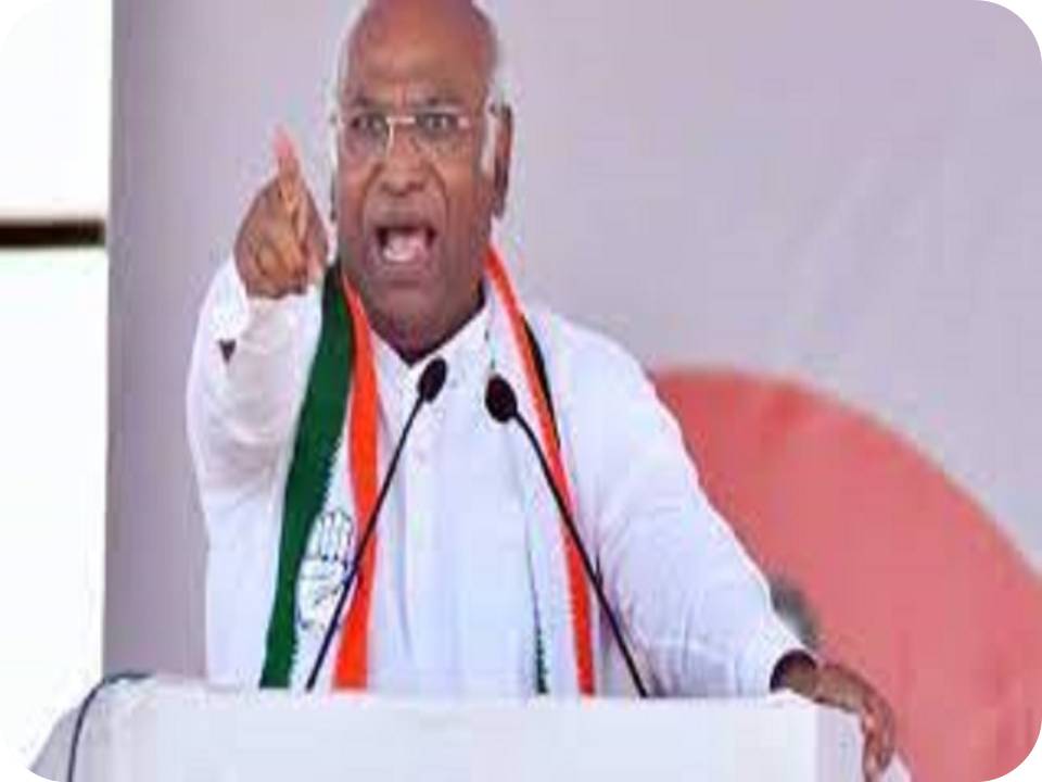 மல்லிகார்ஜூன கார்கே ராஜ்யசபாவில் 17 வது எதிர்கட்சி தலைவராக பொறுப்பேற்க உள்ளார்.