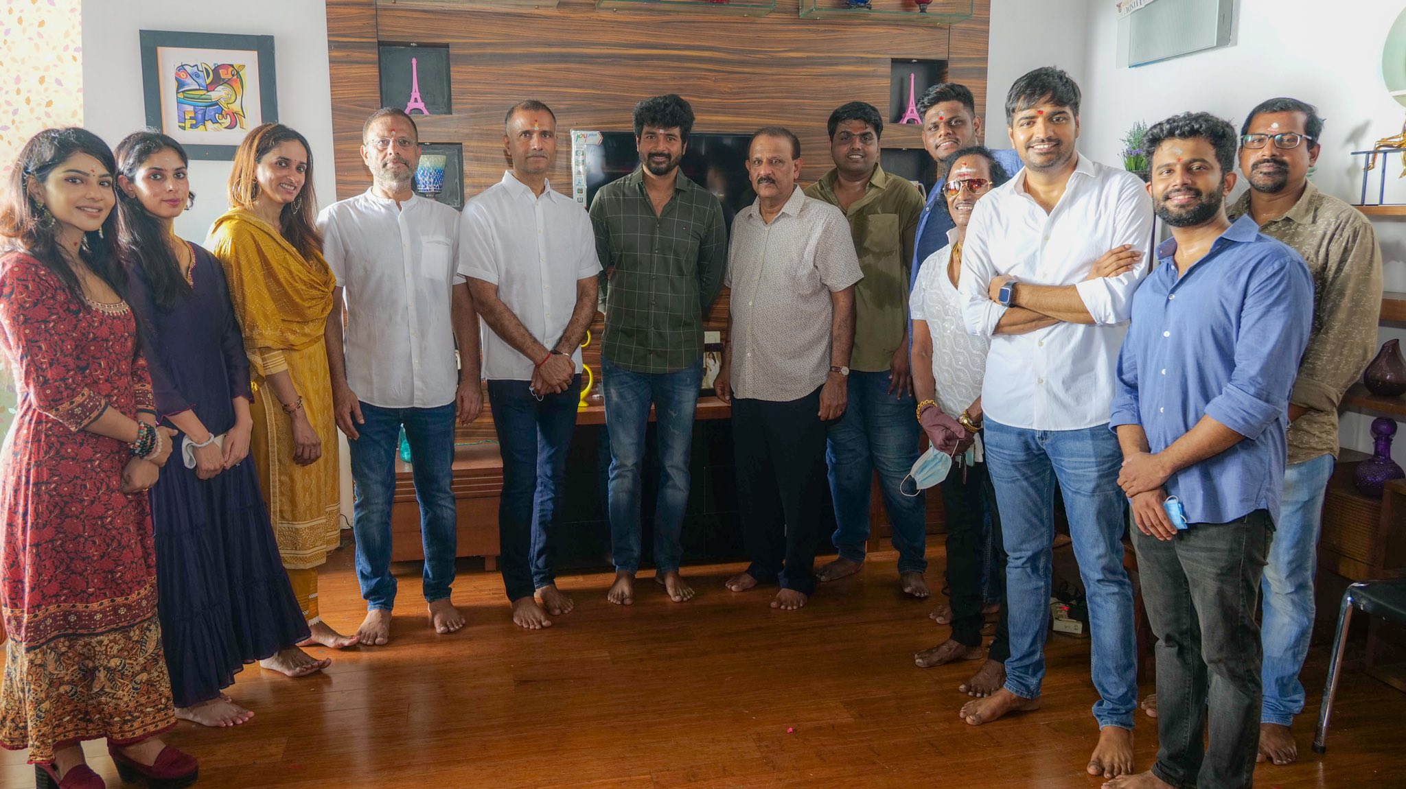 நாயகனாக சதீஷ், நாயகியாக பவித்ரா லட்சுமி அறிமுகமாகும் பட பூஜை ரிப்போர்ட்!