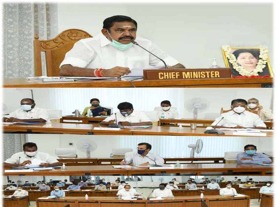அனைத்து அரசு அதிகாரிகளும், அலுவலர்களும் 2 வாரத்தில் தடுப்பூசி போட்டுக்கோங்கோ!