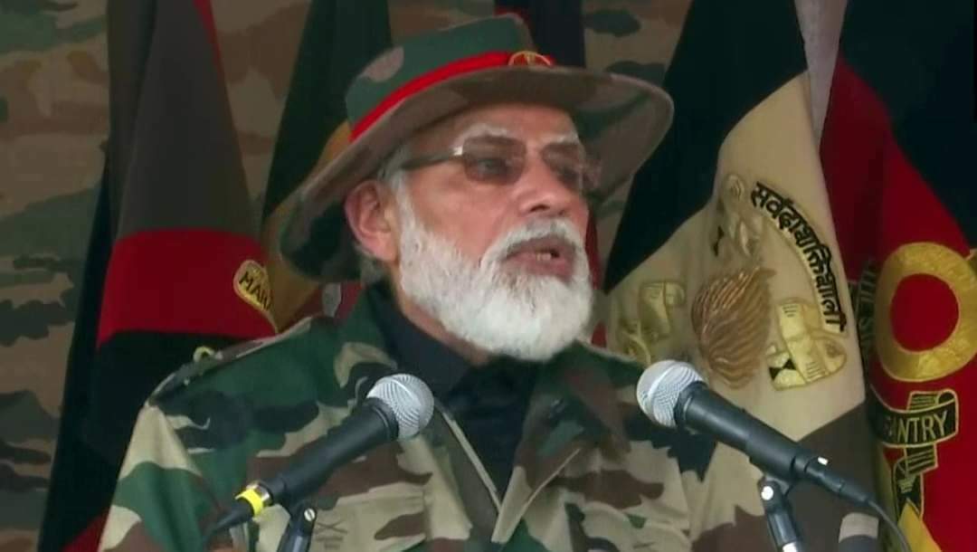 நான் இங்கு பிரதமராக வரவில்லை! – ஜம்மு  ராணுவ முகாமில் பிரதமர் மோடி!