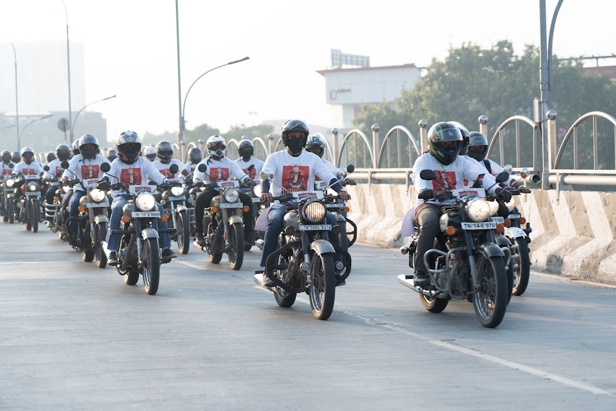 ’மகான்’ படத்தை கொண்டாடும் ரசிகர்களின் மோட்டார் சைக்கிள் பயணம்!