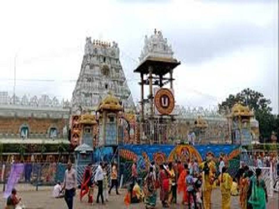 ஏழுமலையானை தரிசனம் செய்ய தினமும் 25 ஆயிரம் தரிசன டிக்கெட்டுக்கள்: திருப்பதி தேவஸ்தானம் தகவல்!