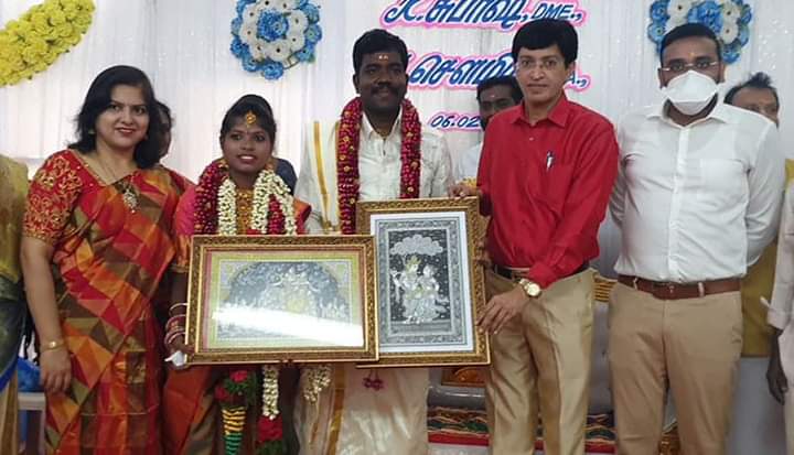 சுனாமியில் பெற்றோரை இழந்தவர்களுக்கு  திருமணத்தை நடத்தி வைத்த சுகாதாரத்துறை செயலாளர் ராதாகிருஷ்ணன்!