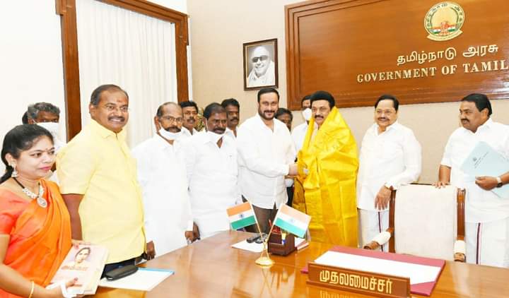 வன்னியர் உள் ஒதுக்கீடு 10.5 சதவீதத்தை உறுதி செய்ய வேண்டும்!- முதல்வரிடம் அன்புமணி கோரிக்கை!