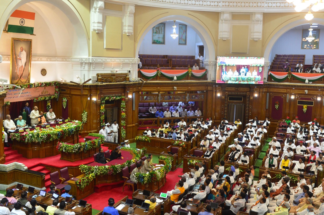 உ.பி. சட்டமன்ற இருஅவைகளின் சிறப்பு அமர்வில் குடியரசுத்தலைவர் உரை!