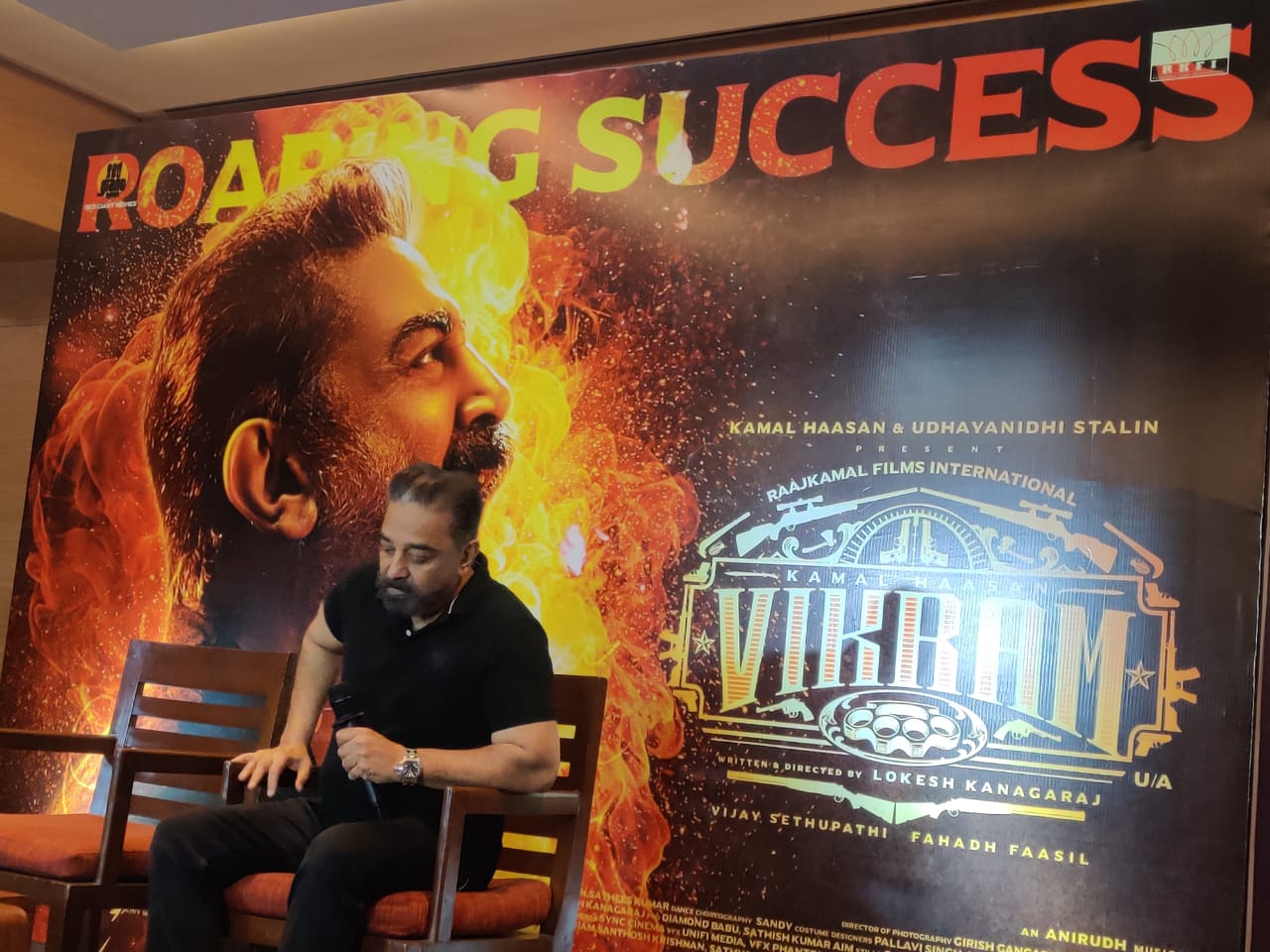 தும்மினாலும் அதை பீரங்கி வெடிச்ச சத்தமாக்கிடறீங்க   – கமல்ஹாசன் ஓப்பன் டாக்!