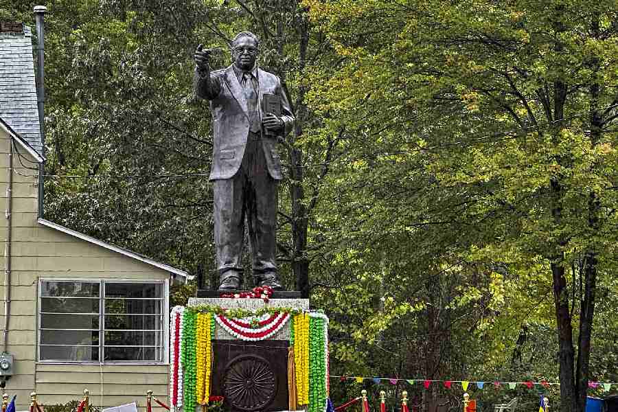 அமெரிக்காவில்  அம்பேத்கர் சிலை திறப்பு!