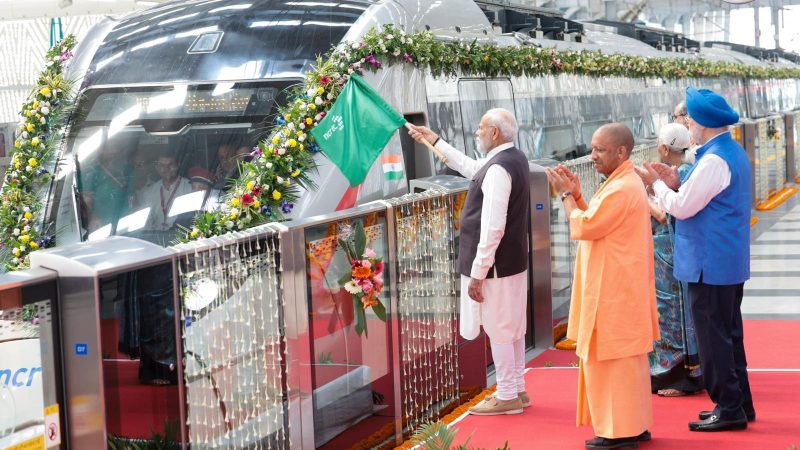 இந்தியாவின் முதல் பிராந்திய அதிவேகமான நமோ – பாரத்  ரயில் – பிரதமர் மோடி கொடியசைத்து தொடங்கி வைத்தார்! .