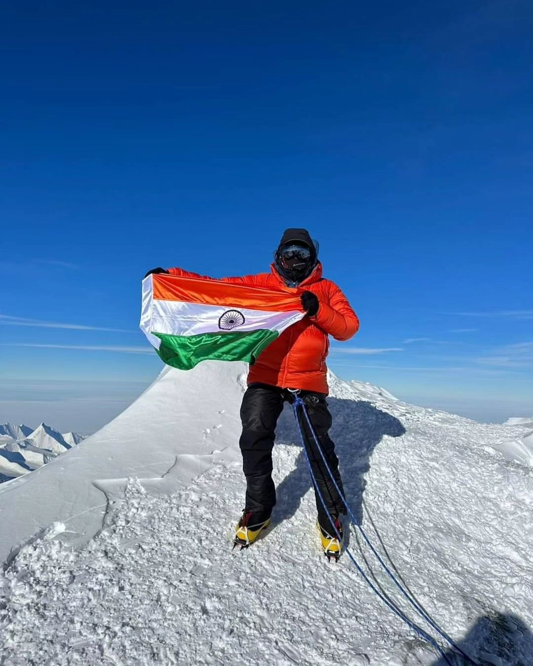 பனி கண்டமான அண்டார்டிகாவின் மிக உயரமான வின்சன் சிகரத்தில் ஏறி கேரள வீரர் ஷேக் ஹசன்கான் சாதனை!- வீடியோ!