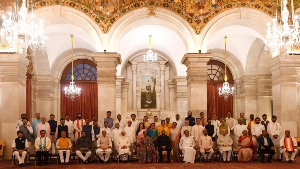 மத்திய அமைச்சரவை மாற்றியமைப்பு-நான்கு பேருக்கு கூடுதல் பொறுப்பு!