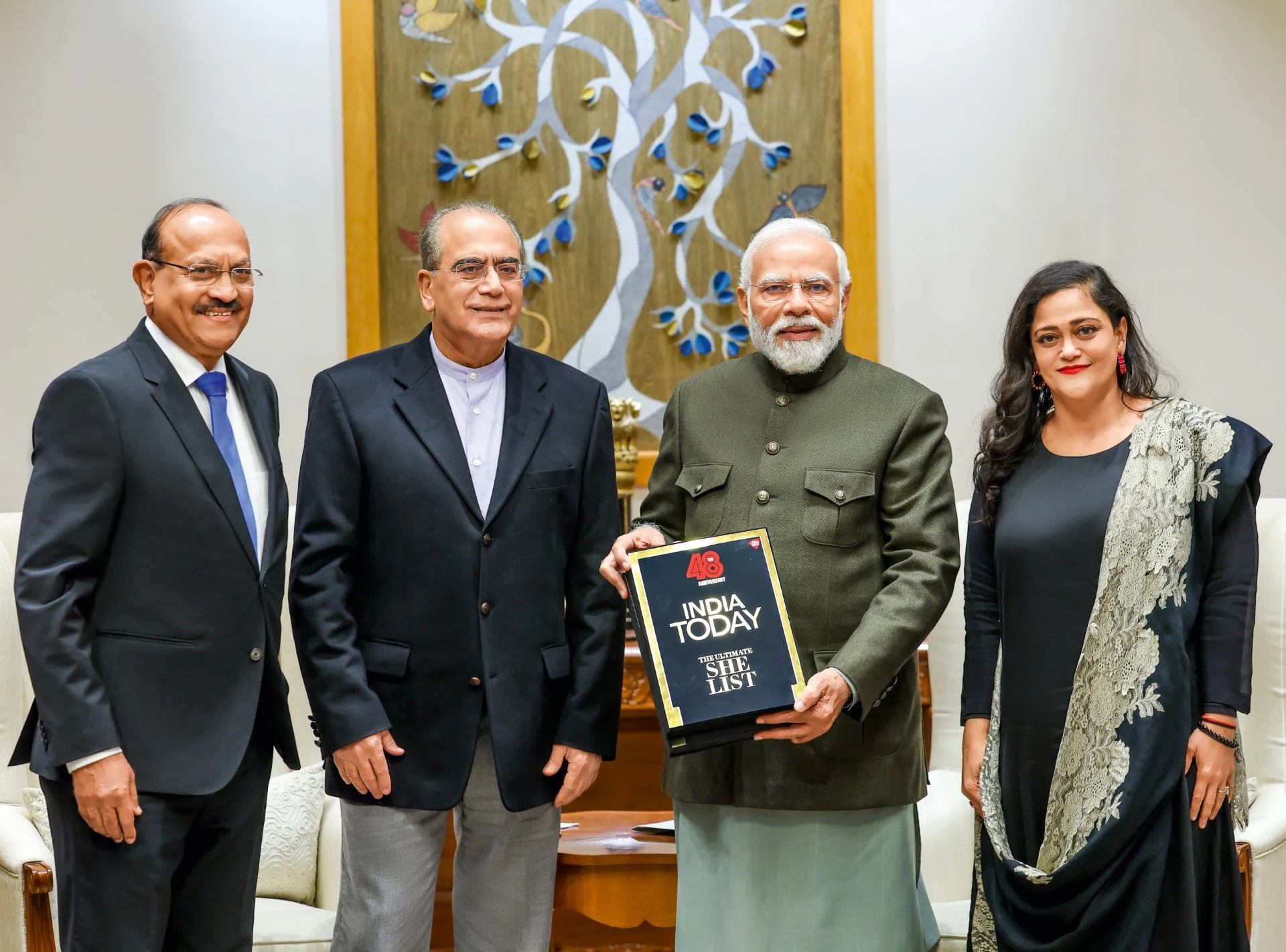 பிரதமர் மோடிக்கு நியூஸ் மேக்கர் விருது- இந்தியா டுடே வழங்கியது!