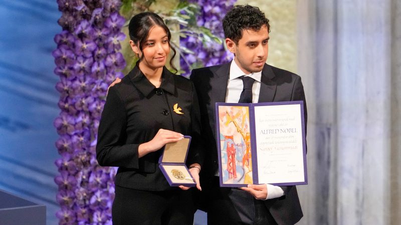 அமைதிக்கான நோபல் பரிசு: நர்கீஸ் முகமதியின்  மகன், மகள் பெற்றுக் கொண்டனர்!