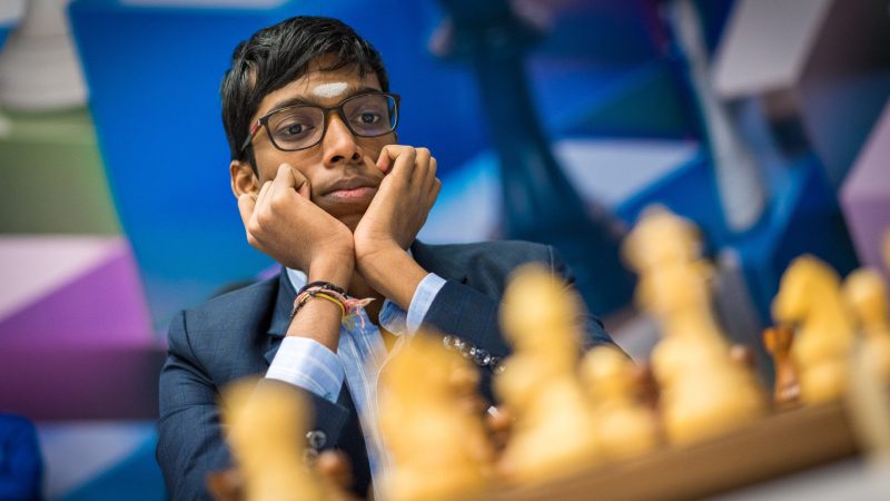 பிரக்ஞானந்தா தேசிய செஸ் தரவரிசைப் பட்டியலில் முதலிடம்!