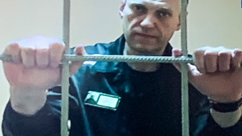 ரஷ்ய எதிர்க்கட்சி தலைவர் அலெக்ஸி நவல்னி, சிறையில் மரணம்!.