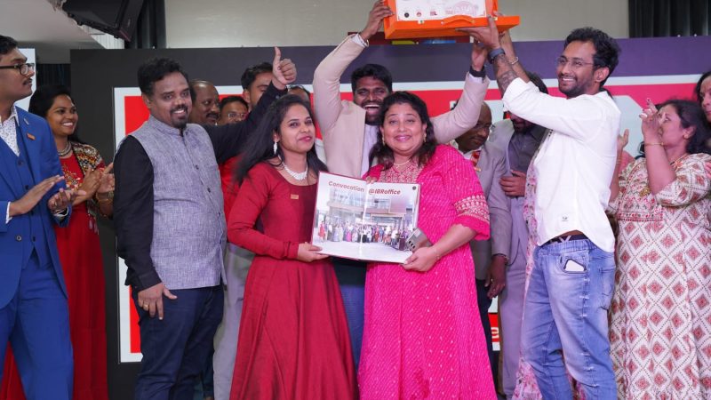‘ஆசியா புக் ஆப் ரெக்கார்ட்’ஸில் இடம் பிடித்த துபாய் வாழ் தமிழர்களின் 24 மணி நேர தொடர் இசை நிகழ்ச்சி
