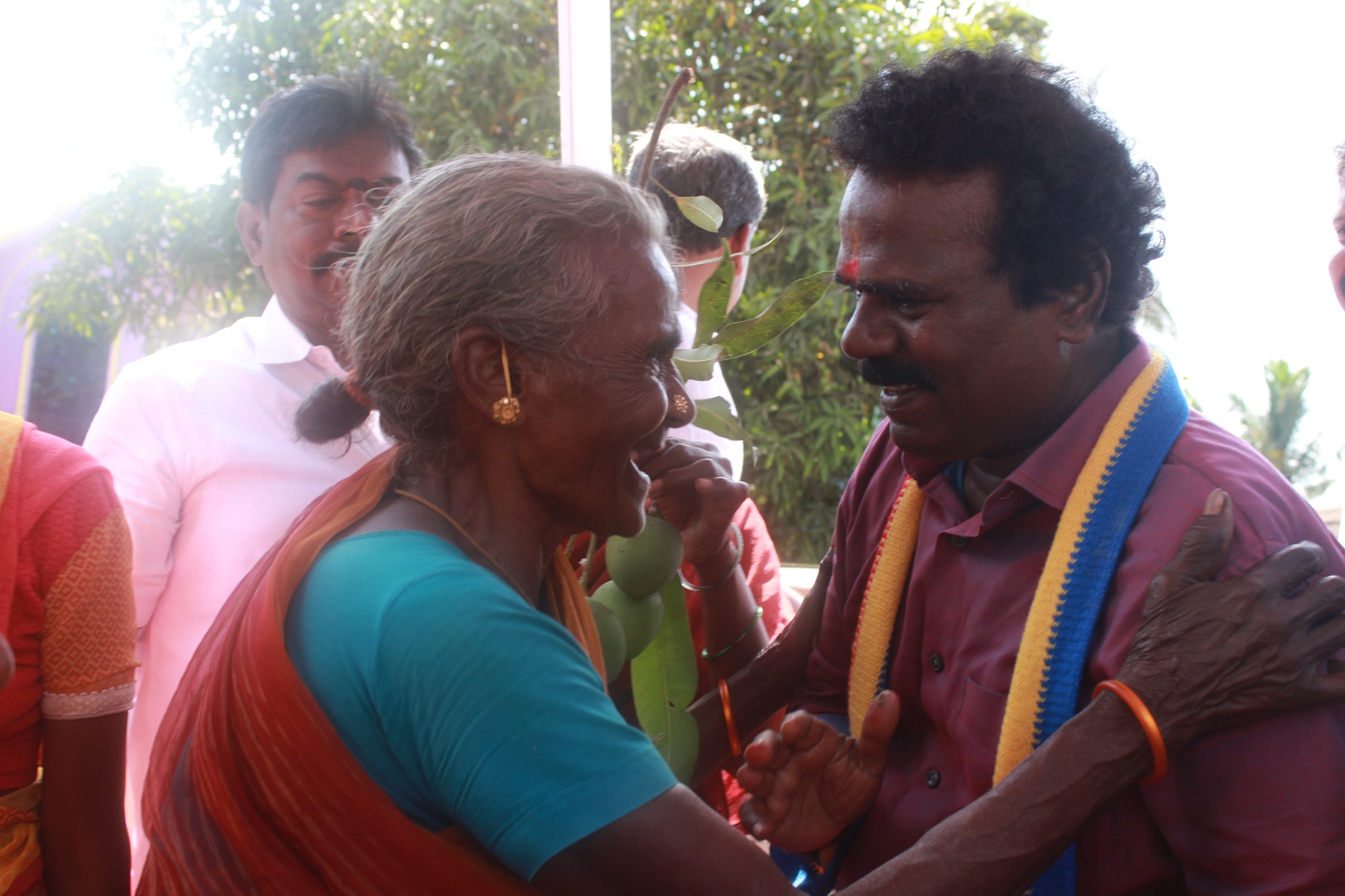 வாயை வச்சிகிட்டு என்ன பண்றீங்க?- தங்கர்பச்சான் ஆவேசம்!