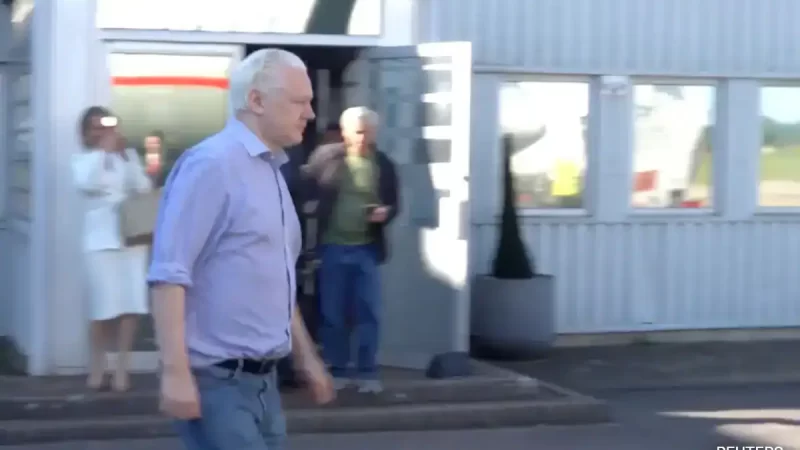 விக்கிலீக்ஸ் நிறுவனர் ஜூலியன் அசாஞ்சே இங்கிலாந்து சிறையில் இருந்து விடுதலை!