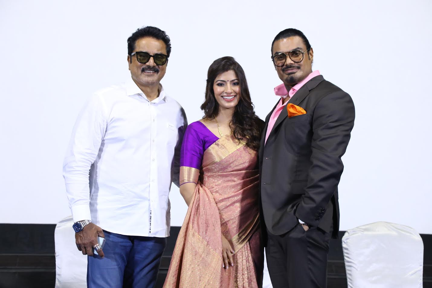 வரலட்சுமி- நிக்கோலய் சச்தேவ் பத்திரிக்கையாளர்கள் சந்திப்புத் துளிகள்!