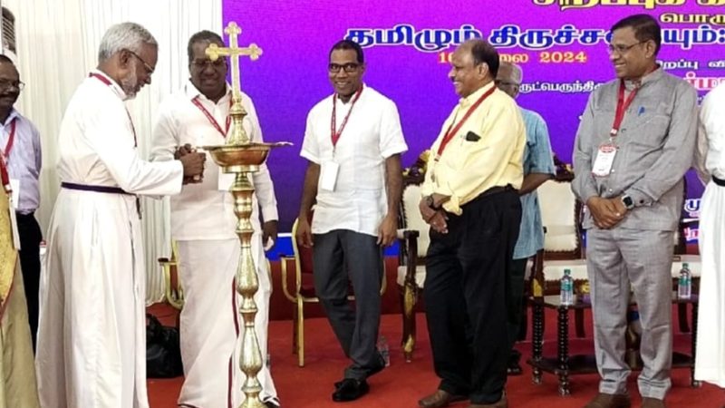 தொடக்கப் பள்ளிகளில் ஆங்கில மோகம்; தமிழக அரசு தமிழைக் காப்பாற்ற வேண்டும்!
