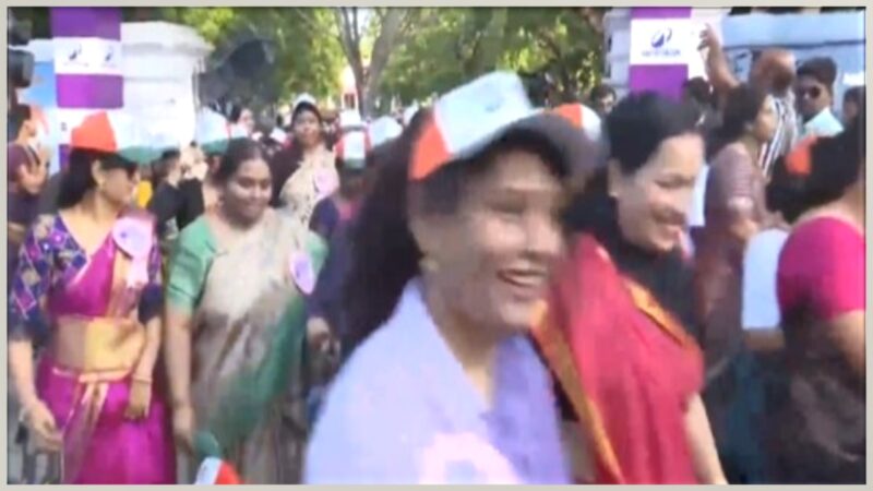 உலகிலேயே முதன்முறையாக, சென்னையில் நடைபெற்ற புடவை மாரத்தான்!