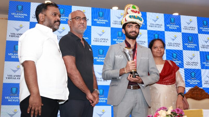 இன்னும் நிறைய தூரம் செல்ல வேண்டியிருக்கிறது!- முகேஷ்