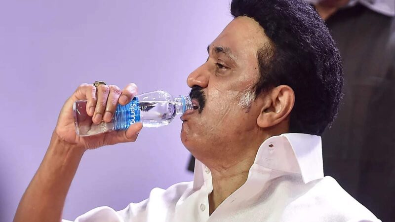 சிறுநீரகங்களின் நலனைப் பேணும் “நீர் அருந்துதல்”! – கொஞ்சம் விளக்கம்!