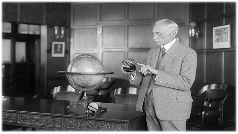 திசைகாட்டியை கண்டுபிடித்த எல்மர் ஆம்ரோஸ் நினைவு தினம்!