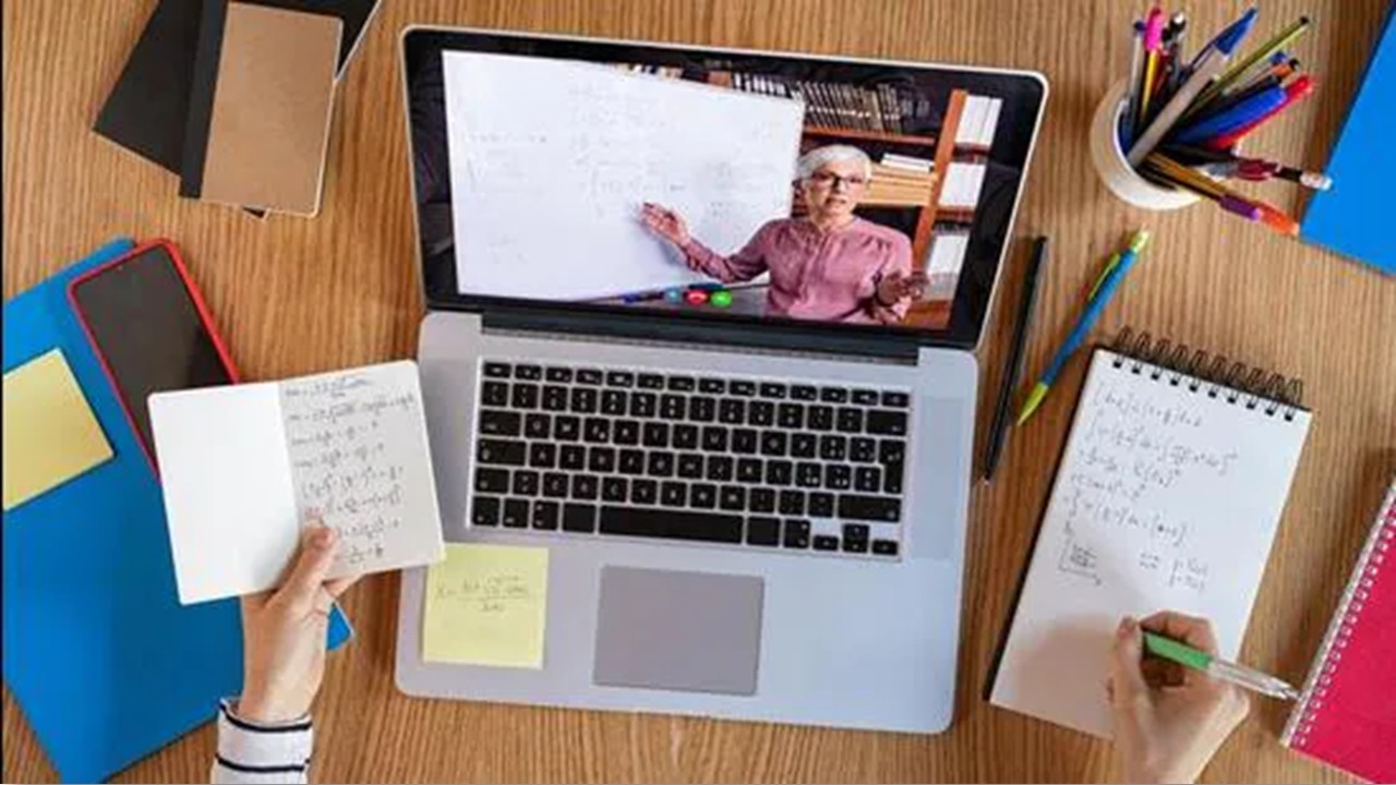 உளவியல், மருத்துவப் படிப்பு இனி ஆன்லைனில் இல்லை: யு.ஜி.சி.யின் அதிரடி அறிவிப்பு!