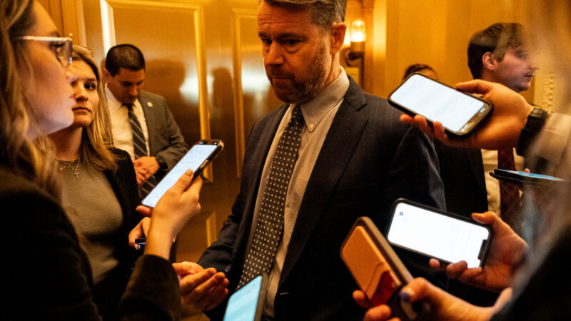 மௌனப் போர்: வாஷிங்டன் கோபத்துக்கு அஞ்சும் அமெரிக்க சி.இ.ஓ-க்கள்!